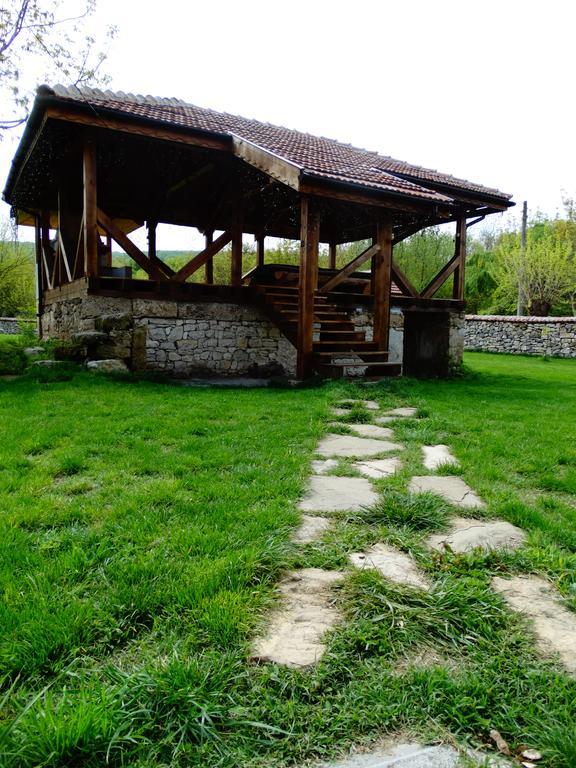 Krai Potoka Hotel Krushuna Exterior foto